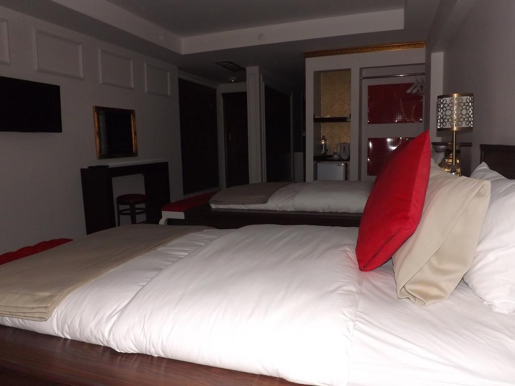 The Gala Palace Suits Kars Habitación foto